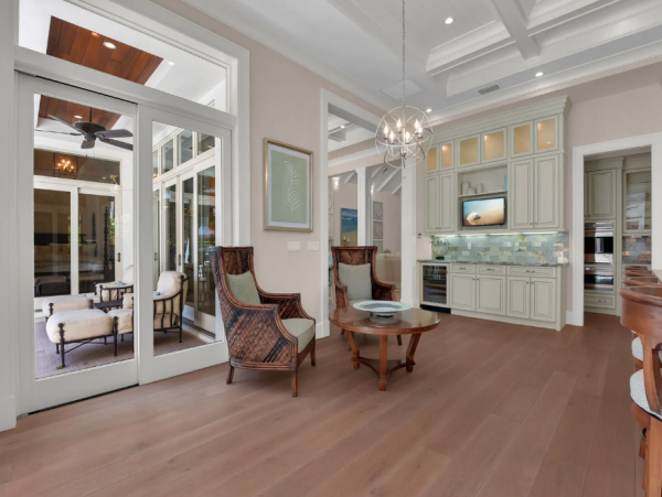 Luxury Coastal Retreat in Naples - Perfect For Your Next Vacation